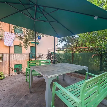 公寓 Quarto Dei Mille Con Giardino